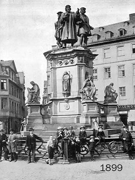 Gutenberg Monument