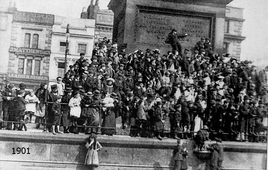 Children on the Wellington Monument