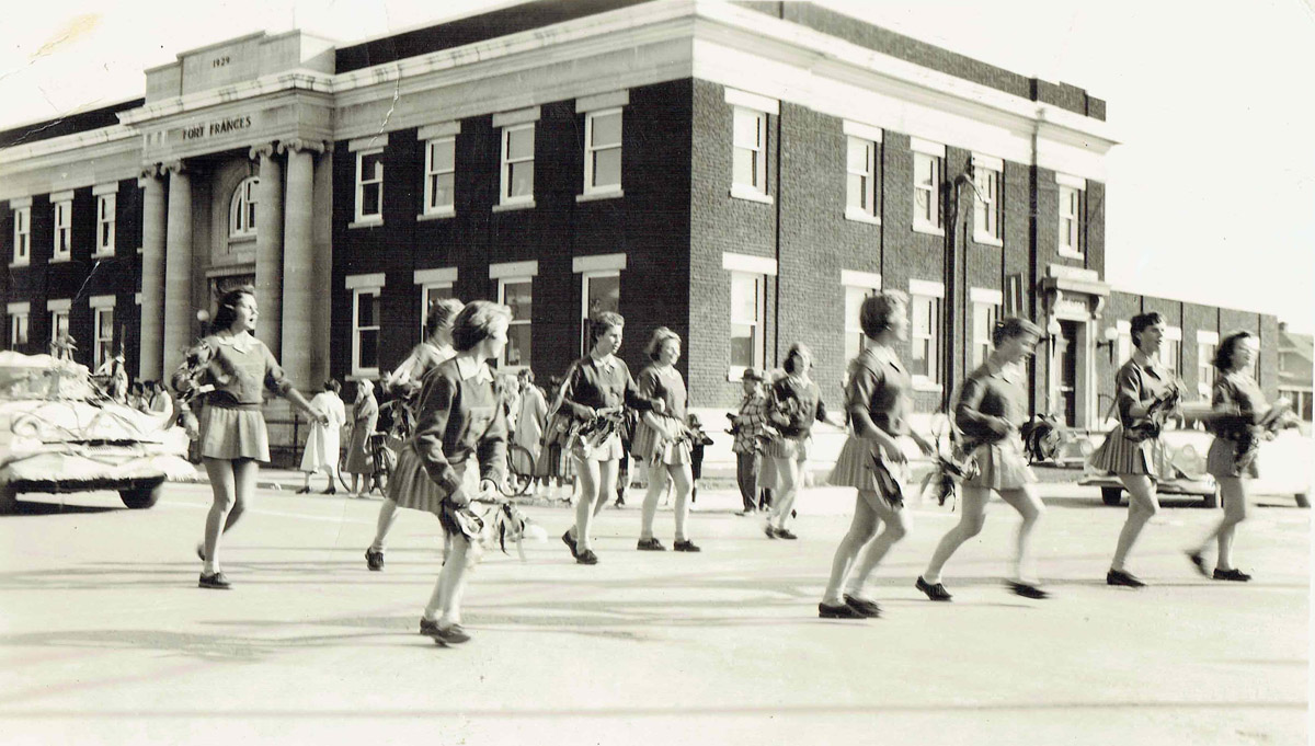 Cheerleaders on Parade