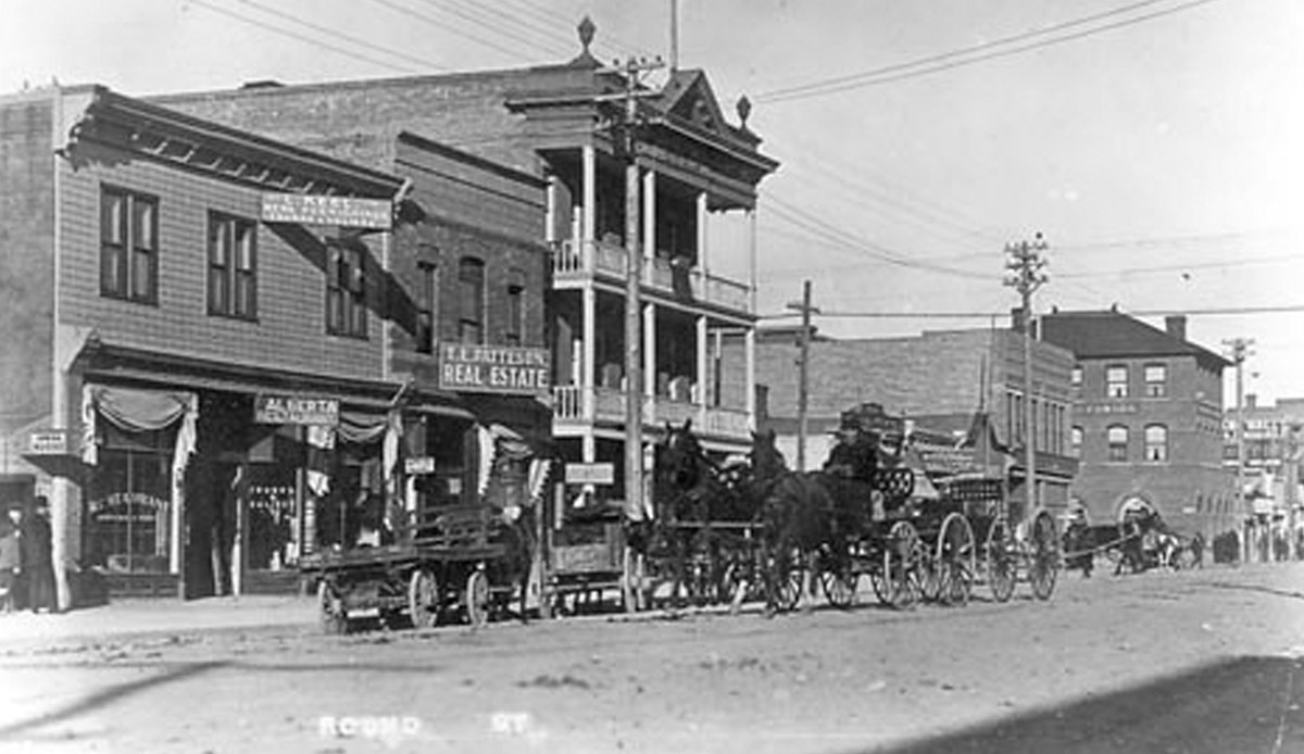 Wagons on Round Street
